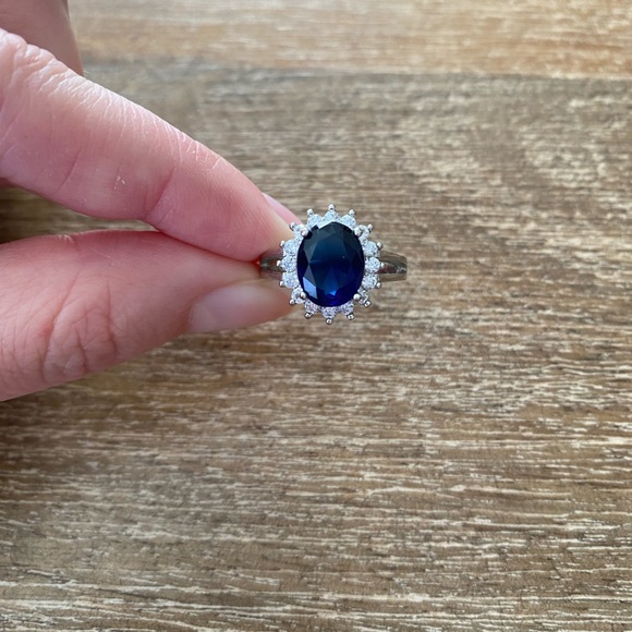 Francesca’s Collections | Blue & White Sapphire ring - Picture 1 of 3